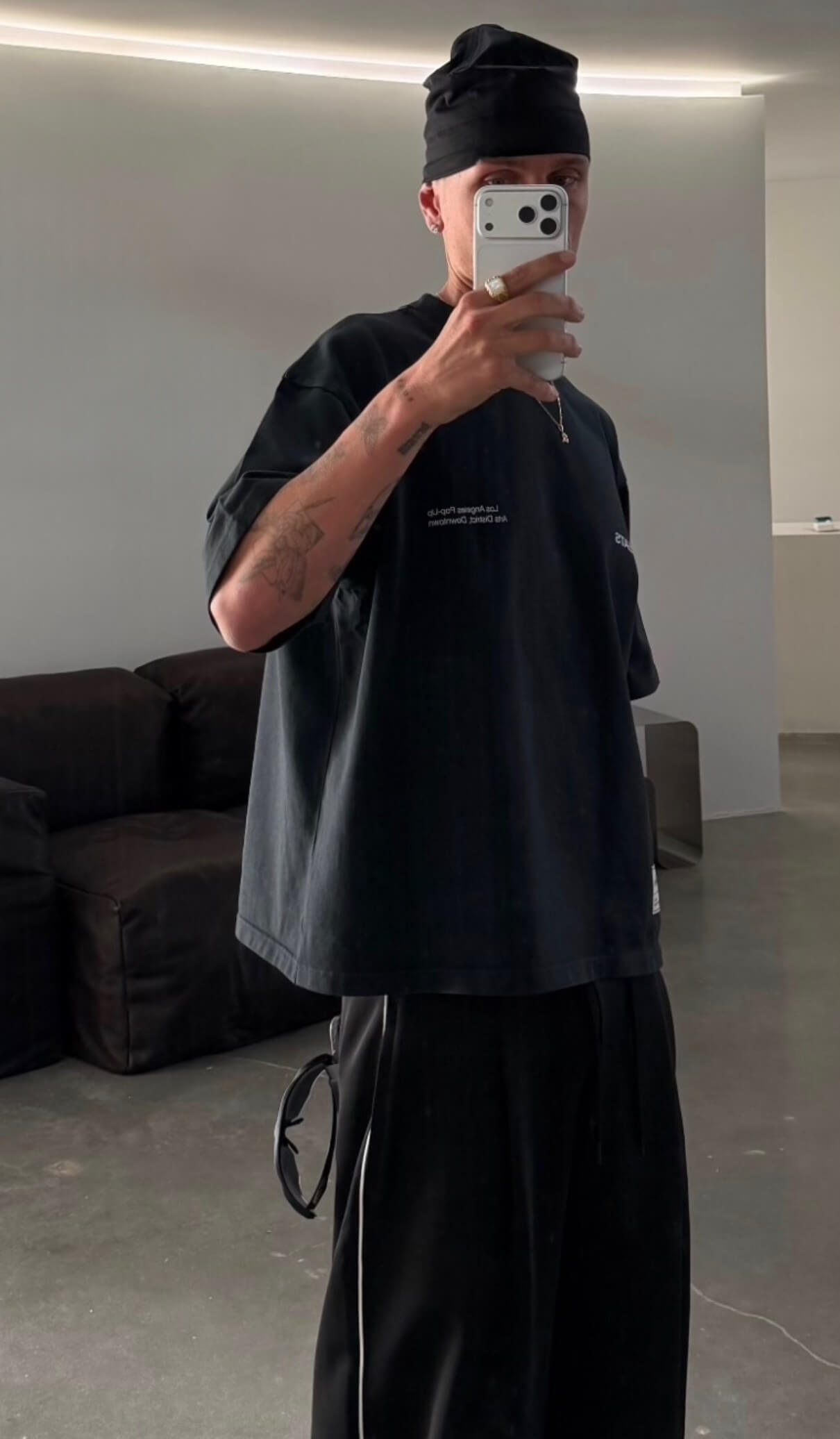 Airport Style Minimalist Travel Outfit 2026