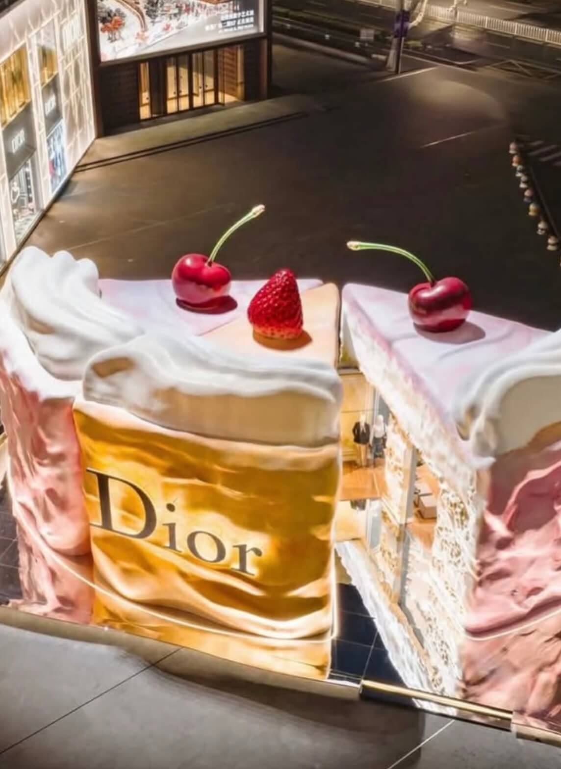 Dior pop-up Cake store 