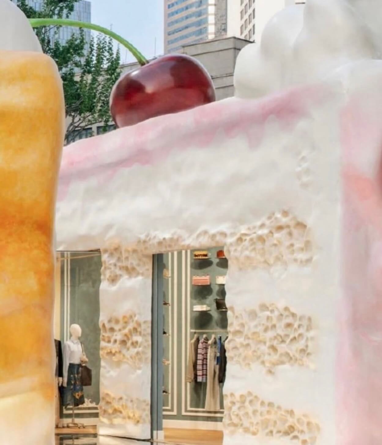 Dior pop-up Cake store 